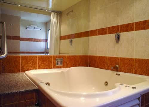 Palace 3*